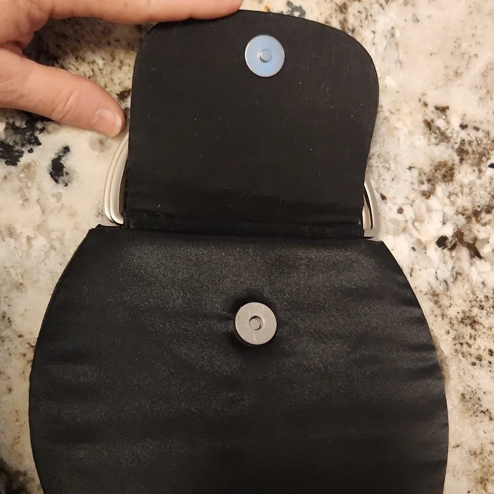 Reaction Kenneth Cole black bag metal hand strap evening bag mini bag Purse